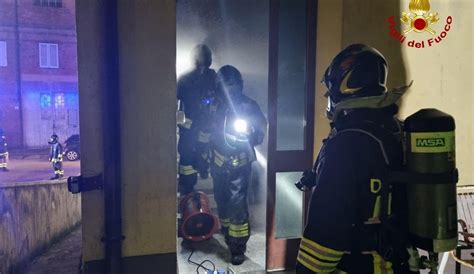 Forli Incendio In Cantina Fiamme In Una Palazzina