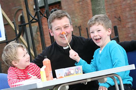 Diocese Of Portsmouth News Messy Church Trials New Approach In