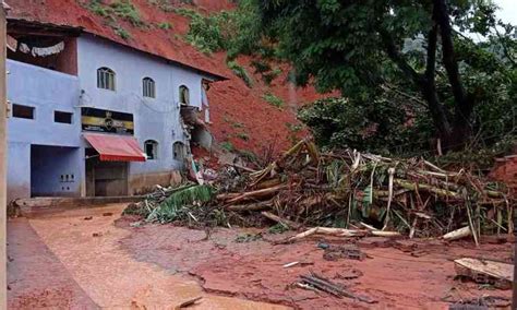 Talude desliza sobre casas e mata duas pessoas em Dores de Guanhães