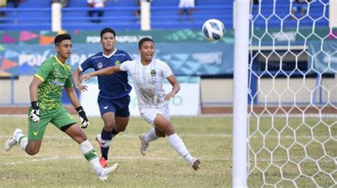 Sepak Bola Pon Papua Jawa Timur Habisi Kaltim