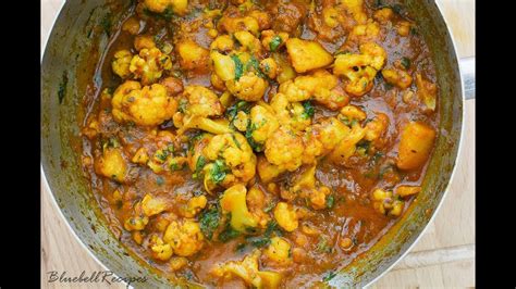 CAULIFLOWER AND POTATO CURRY GOBI ALOO KI GRAVY WALI SABJI VEGAN