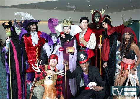 Behold The Disney Villains Disney Villain Costumes Cute Couple