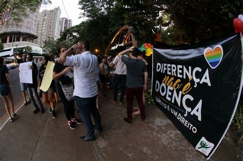 Oferecer Cura Gay Charlatanismo Debate Exp E Diverg Ncias Entre Igreja Universidade E