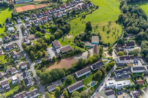 Luftbild Ennepetal Gebäude der Sporthalle und Aula Evangelische