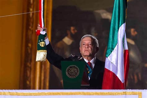 Amlo Da El Grito De Independencia En El Zócalo De La Ciudad De México