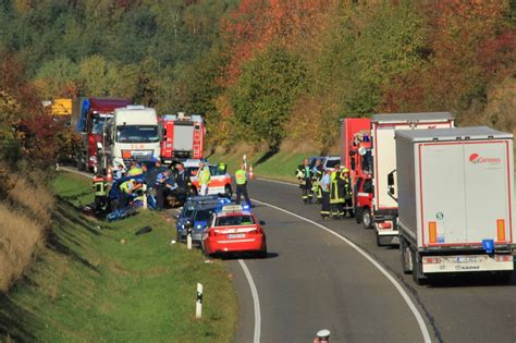 Unfall mit 2 Toten und mehreren Schwerverletzten auf der B 51 bei Prüm