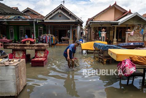 Sebagian Pengungsi Akibat Banjir Di Demak Mulai Pulang Republika Online