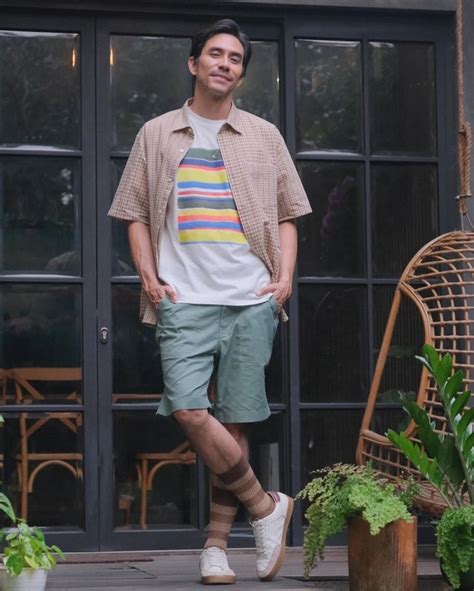 Portrait Of Darius Sinathrya Who Is Now Getting Muscular Hot Daddy