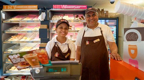 Arbeidere Avslører Hvordan Det Egentlig Er å Jobbe På Dunkin Mashed