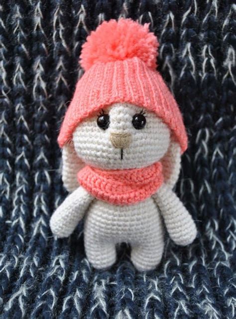 Adorable bunny amigurumi with hat - Amigurumi Today