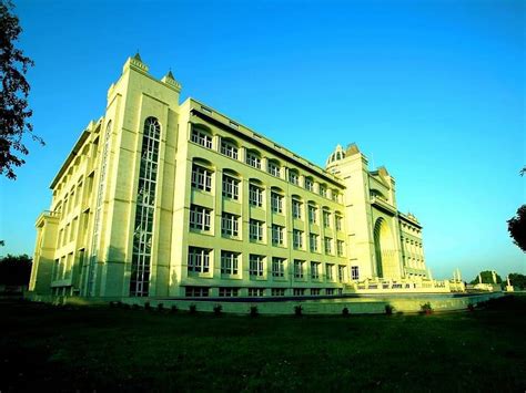 Mody University Campus Facilities Hostel Fees Infrastructure Address