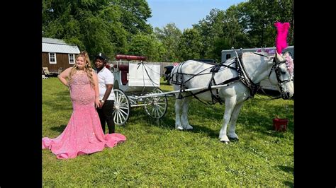 Alana Honey Boo Boo Thompson Poses For Prom Pics With Mama June And