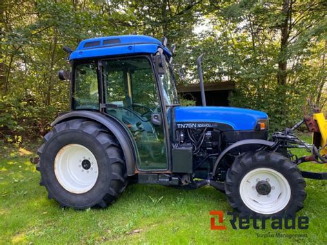 New Holland Tn Med Kost Traktor Tractor With Sweeper Til Salg P