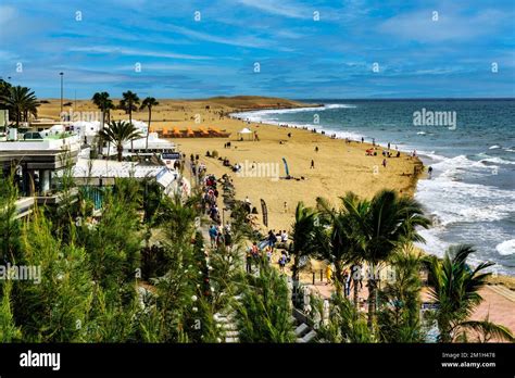 Las Dunas De Arena Dorada De Maspalomas Se Extienden A Lo Largo De La