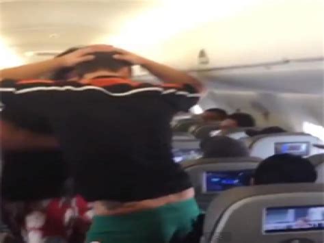 Dupla Dan A Robocop Gay Para Marco Feliciano Durante Voo Jornal Carlos Lima Jornal Da Povo