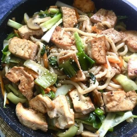 Recept Yaki Udon Nudle S Tofu Vegan Recepty Ze Sapy