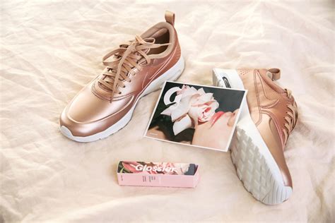 Icymi Nike Sells Rose Gold Sneakers Nike Rose Gold Sneakers Rose Gold Sneakers Gold Nike