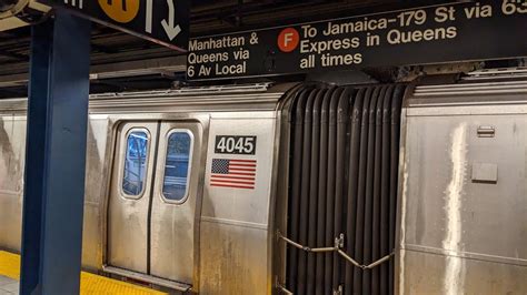 Nyc Subway R T Open Gangway Cars Transfer On The F Line