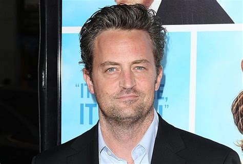 Autobiografía de Matthew Perry habla de sus adicciones La Mosca