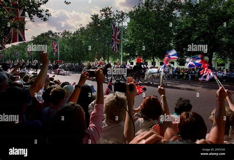 Queen Mother 100th Birthday Hi Res Stock Photography And Images Alamy