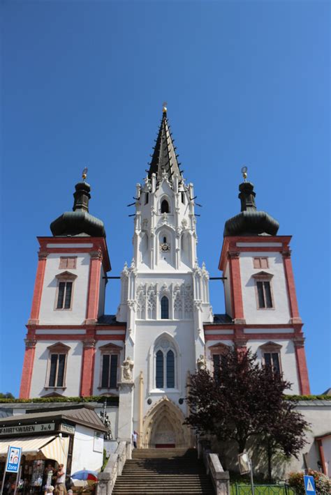 Basilika Mariazell blauer Himmel Foto Diözese Graz Seckau Flickr