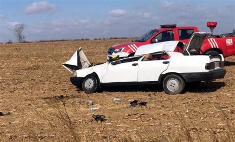 Çorlu da Otomobil Tarlaya Savruldu 1 Ölü 2 Yaralı Son Dakika