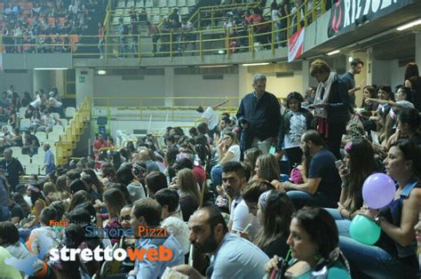 Reggio Calabria Tutto Pronto Al PalaPentimele Per Il Concerto Di