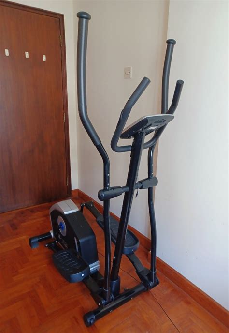 Xterra FS150 Elliptical Cross Trainer Sports Equipment Exercise