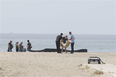 El cuerpo hallado en la playa de Roda de Berà Tarragona era de una