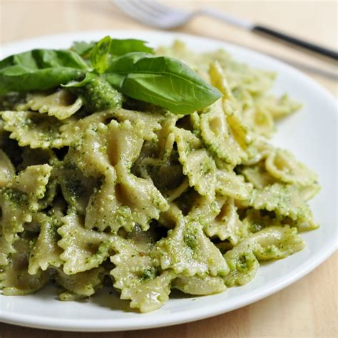 Farfalle Al Pesto Di Zucchine Light Le Ricette Di Maria Grazia