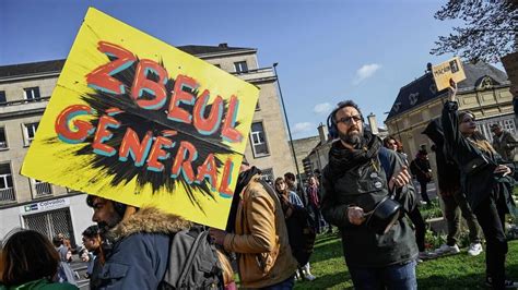 En Images Réforme Des Retraites à Caen 700 Joueurs De Casseroles