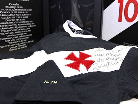 Vasco Lança Camisa Especial Em Homenagem A Roberto Dinamite