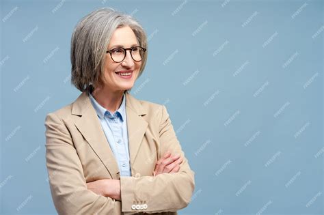 Premium Photo Confident Smiling Business Woman Lawyer Financier Wearing Eyeglasses Isolated On