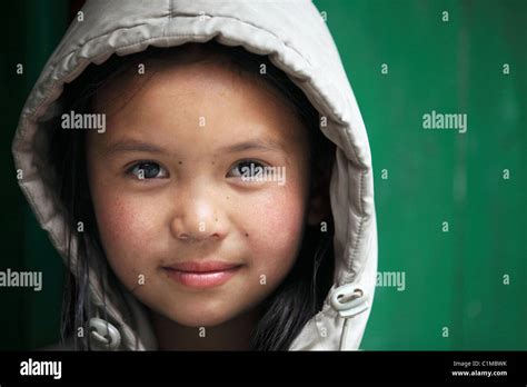 Nepali Girl In A Himalaya Nepal Stock Photo Alamy