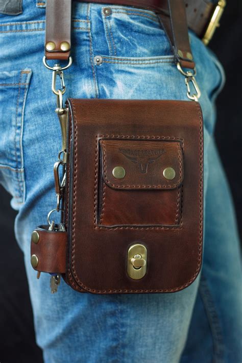 Небольшая поясная сумочка на заказ в интернет-магазине Ярмарка Мастеров ...