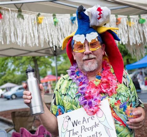 Jimmy Buffetts ‘parrotheads Turn Duluth Parking Lot Into Paradise Slideshows