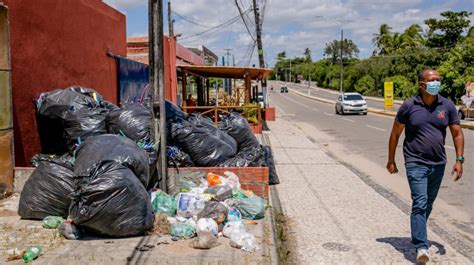 Sem Coleta De Lixo Há Cinco Dias Moradores De Aquiraz Reclamam Do Mau