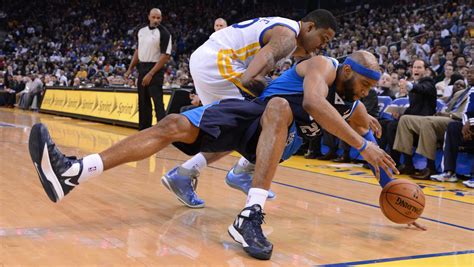 Vince Carter Fakes Injury Dunks On Warriors Video