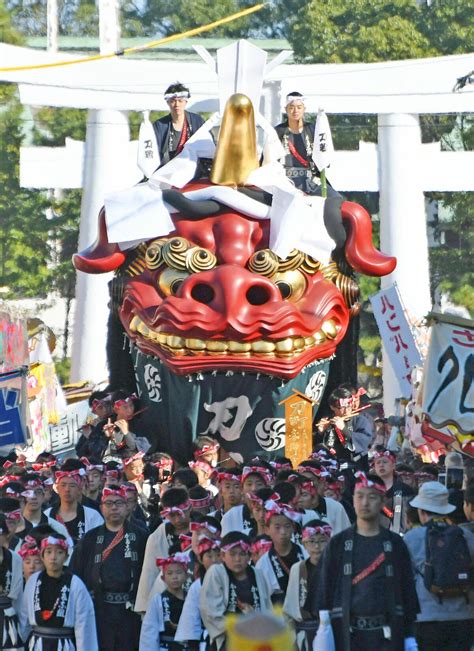 【写真・画像】＜唐津くんち＞赤獅子と歩む 商家の歴史 びんつけや茶舗・篠崎家（刀町） 二百年の先へ 唐津くんち2019 暮らし・文化