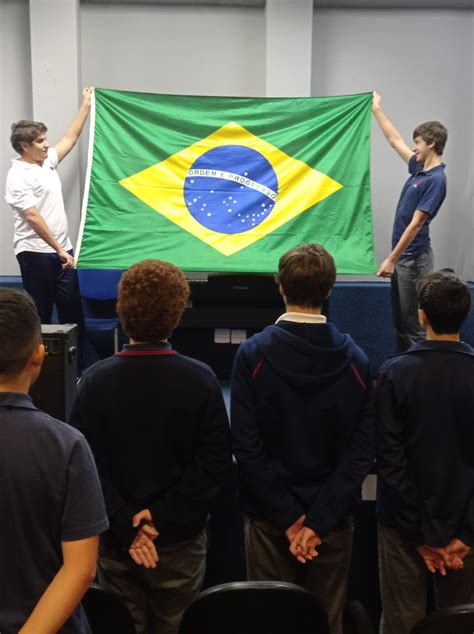 Homenagem dos alunos ao Bicentenário da Independência do Brasil