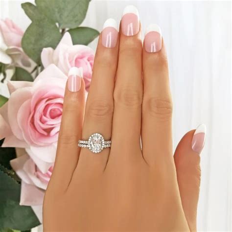 1 5 Ctw Oval Halo Bridal Set Classic Halo Engagement Ring Half