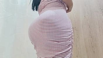 ESPIO A MI SUEGRA DESNUDA MIENTRAS SE CAMBIA EN VESTIER DE UN ALMACEN XVIDEOS