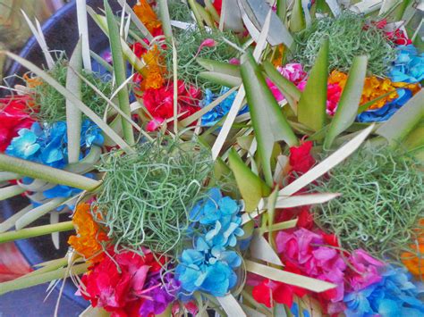 Language Lunes Canang Sari Balis Ubiquitous Hindu Offerings No