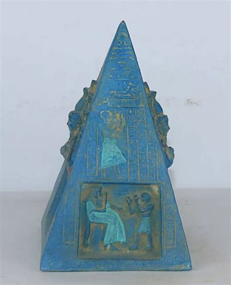 RARE PYRAMIDE ANTIQUE égyptienne antique des dieux Osiris et Horus