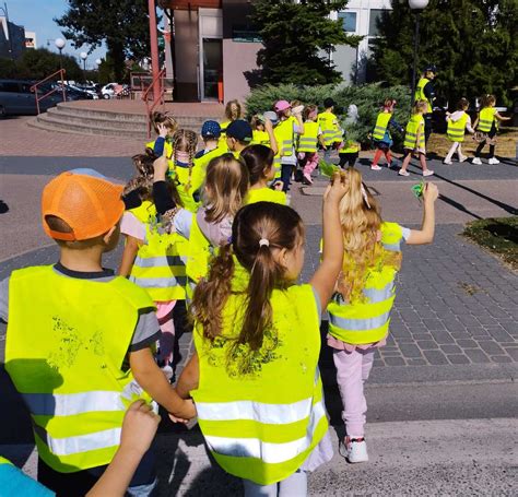 Policjanci Z Dzie Mi O Bezpiecznej Drodze Do Szko Y Aktualno Ci Kpp