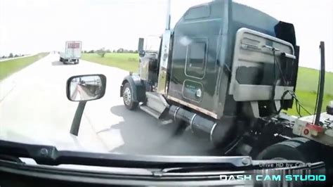 11 Minutes Of TRUCK CRASHES Compilation TRUCKS SMASHING Into