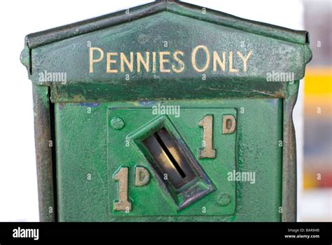 Old pennies hi-res stock photography and images - Alamy