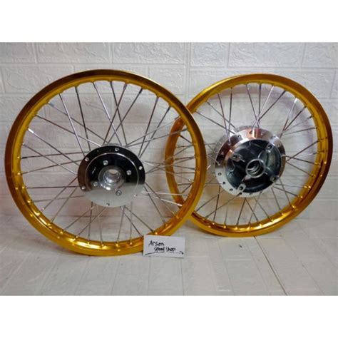 Jual Paket Velg Rossi Cb R Old Veleg Rossi Megapro New Pelek Rossi