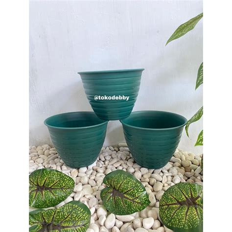 Jual Pot Tanaman Dan Bunga Plastik Hijau Tawon Cm Shopee Indonesia