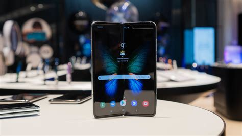 Samsung Galaxy Fold Preview - Tweakers